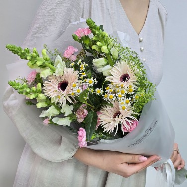 Теплый ветер букет летних цветов