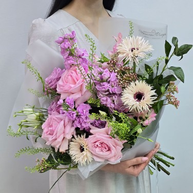 Сладкий сон букет ароматных роз и маттиол