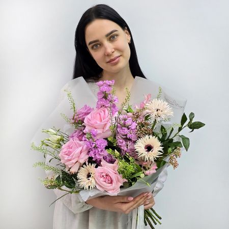 Сладкий сон букет ароматных роз и маттиол