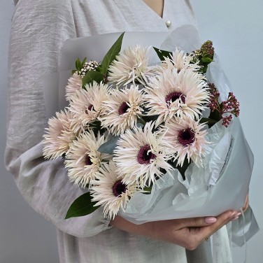 Заветное желание букет гербер мини спайдер