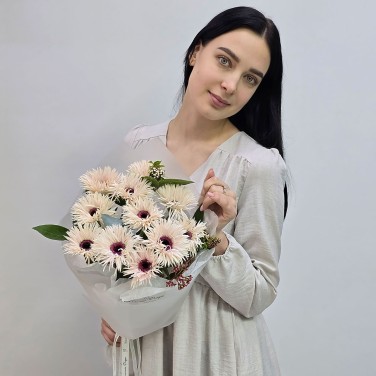 Заветное желание букет гербер мини спайдер