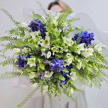 Летнее поле букет полевых цветов