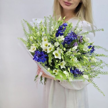 Летнее поле букет полевых цветов