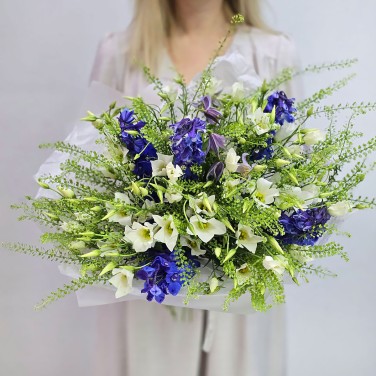 Летнее поле букет полевых цветов