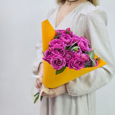 Монобукет кустовой пионовидной розы