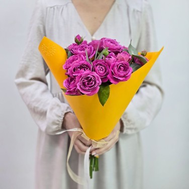 Монобукет кустовой пионовидной розы