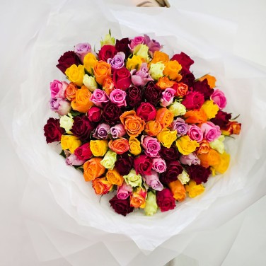 Букет разноцветных роз Кения 101 шт