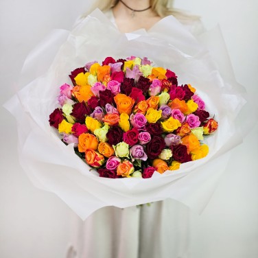 Букет разноцветных роз Кения 101 шт