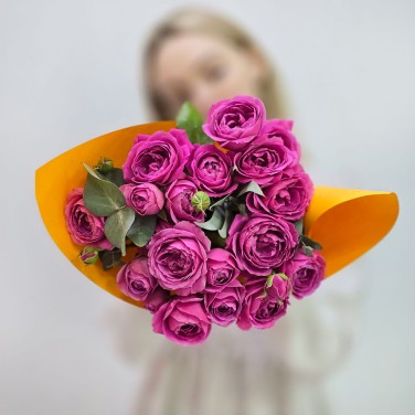 Монобукет кустовой пионовидной розы