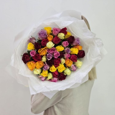 Букет разноцветных роз Кения 51 шт