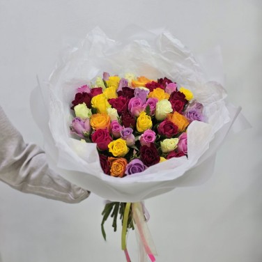 Букет разноцветных роз Кения 51 шт