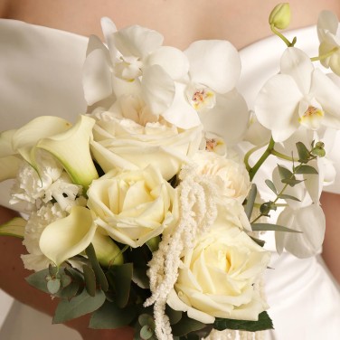 Модный свадебный букет с каллами и орхидеей