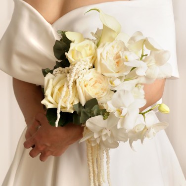 Модный свадебный букет с каллами и орхидеей