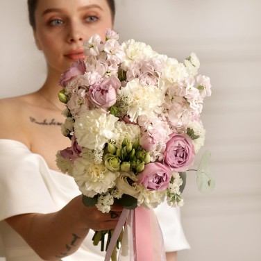 Пышный свадебный букет