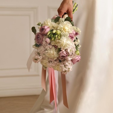 Пышный свадебный букет