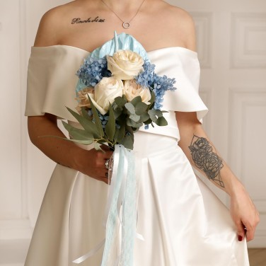 Голубой оригинальный букет невесты