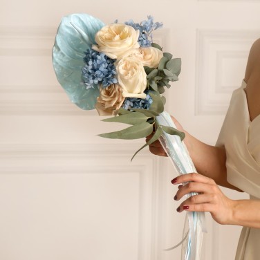 Голубой оригинальный букет невесты