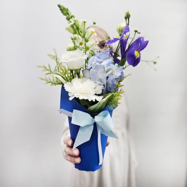 Оформление летнего стола синее с белым