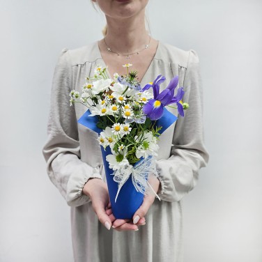 Композиция на стол синяя летняя