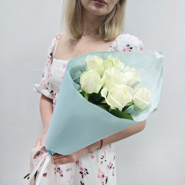 Букет из 7 белых роз