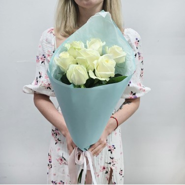 Букет из 7 белых роз