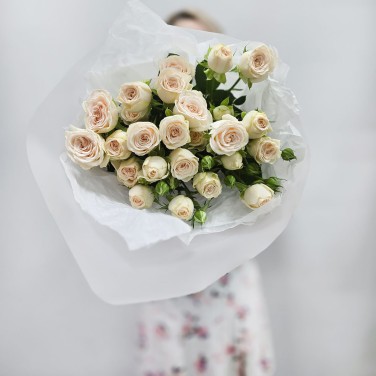 Букет из кустовых роз Мягкость