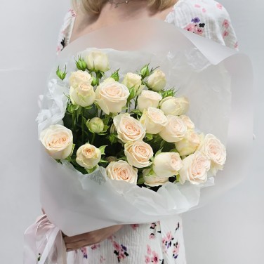 Букет из кустовых роз Мягкость