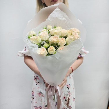 Букет из кустовых роз Мягкость