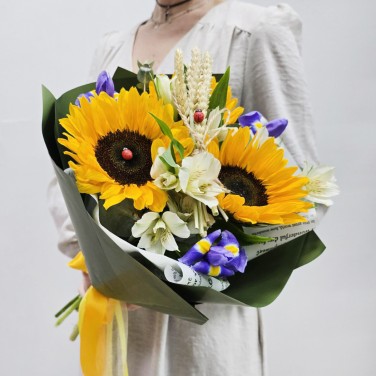 Букет с подсолнухами Вот и август