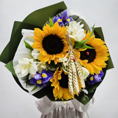 Букет с подсолнухами Вот и август