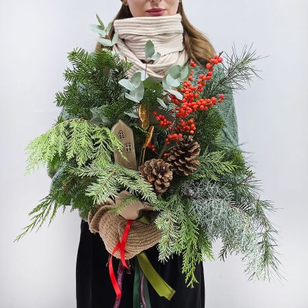 Предвкушение зимы букет из разной хвои