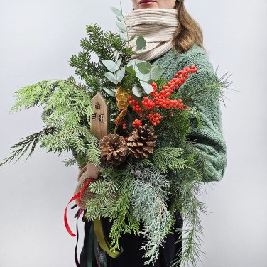 Предвкушение зимы букет из разной хвои