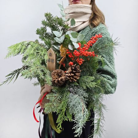 Предвкушение зимы букет из разной хвои