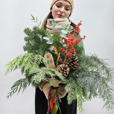 Предвкушение зимы букет из разной хвои