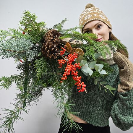 Предвкушение зимы букет из разной хвои
