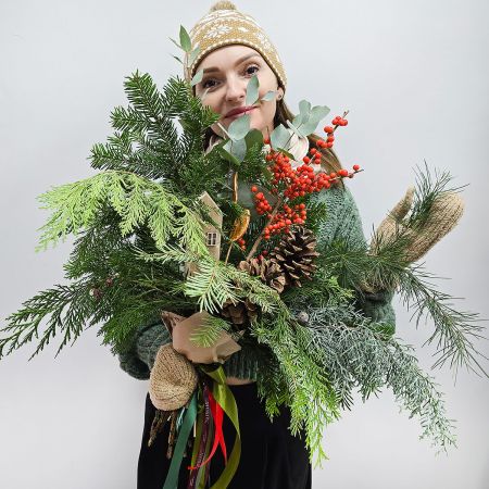 Предвкушение зимы букет из разной хвои