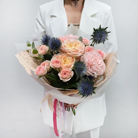 Букет с характером из пионовидных роз