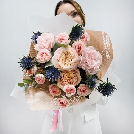 Букет с характером из пионовидных роз