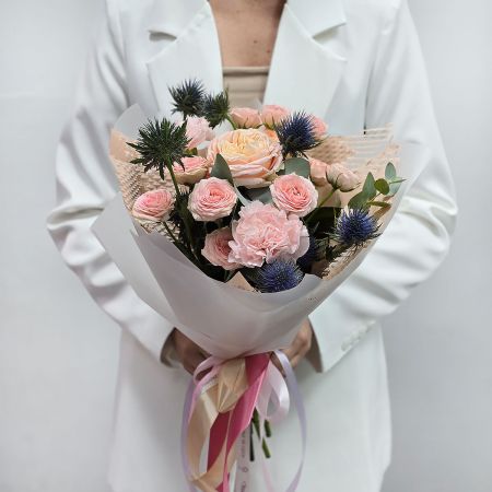 Букет с характером из пионовидных роз