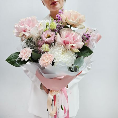 Поздравляю тебя! Букет из французских роз и хризантем