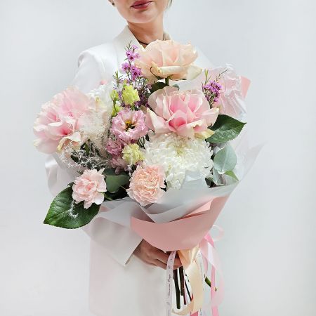 Поздравляю тебя! Букет из французских роз и хризантем