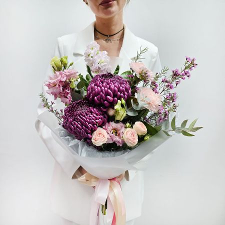 Пурпурность чувств букет с бургунди и маттиолой