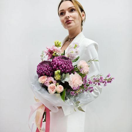 Пурпурность чувств букет с бургунди и маттиолой