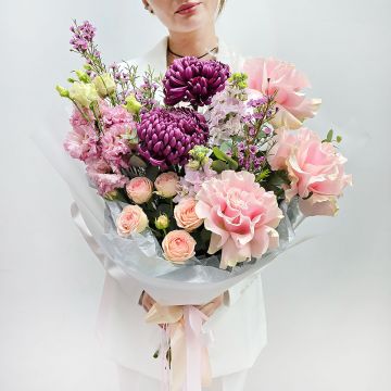 Глубокие чувства букет в пурпурных оттенках