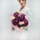 Букет из хризантем бургунди пурпл с розой
