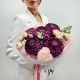 Букет из хризантем бургунди пурпл с розой