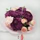 Букет из хризантем бургунди пурпл с розой