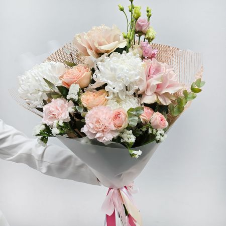 Букет хризантем и роз Сияние женственности