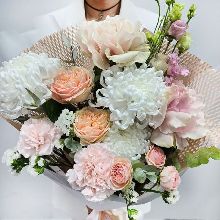 Букет хризантем и роз Сияние женственности