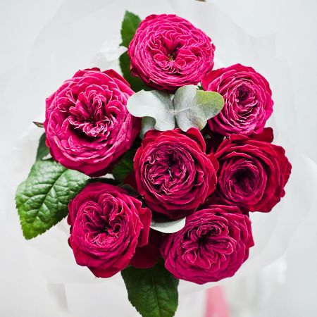 Монобукет с вишневой пионовидной розой